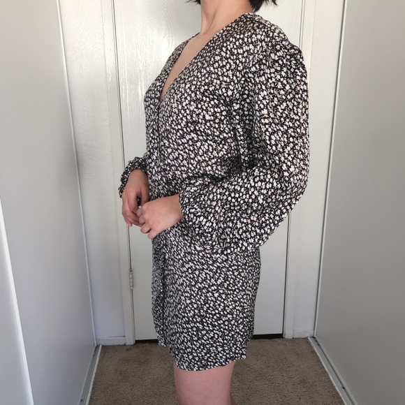 AFRM tiny flower mini wrapped dress Size XS - Picture 2 of 6